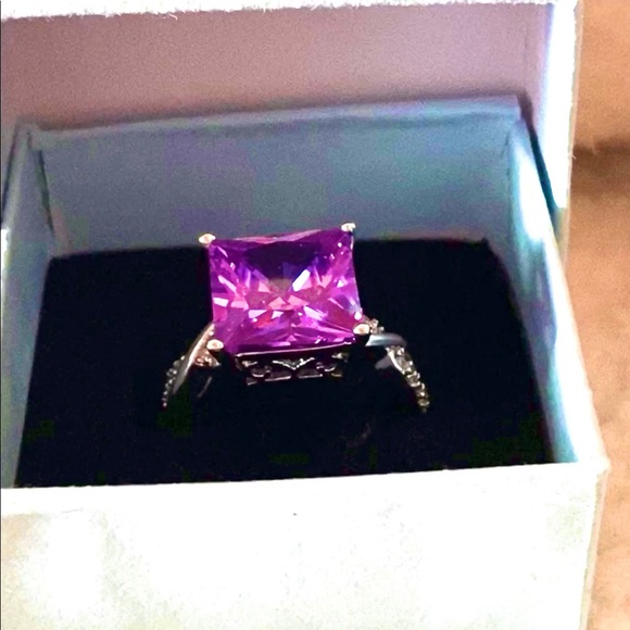 ❤️VALENTINES DAY❤️ Gorgeous 4.50 CT Infinity Ring. - Picture 5 of 8